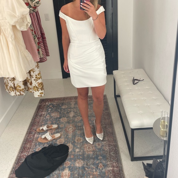 NWT SOLACE LONDON Mini Dress - Picture 3 of 3